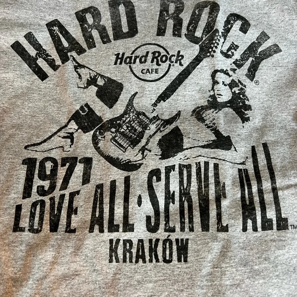 NEW Hard Rock Cafe Krakow 1971 Love All Serve All - Small - Picture 3 of 5